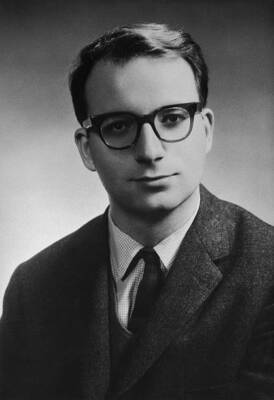 Max Kozloff 28 year old instructor fine arts New York Universi- 1961 Old Photo