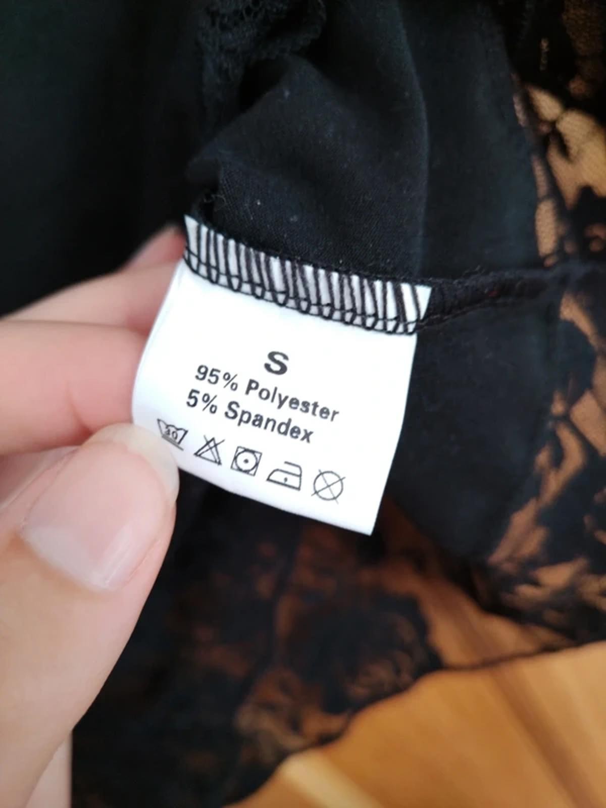 Off the shoulder long sleeve top image 3