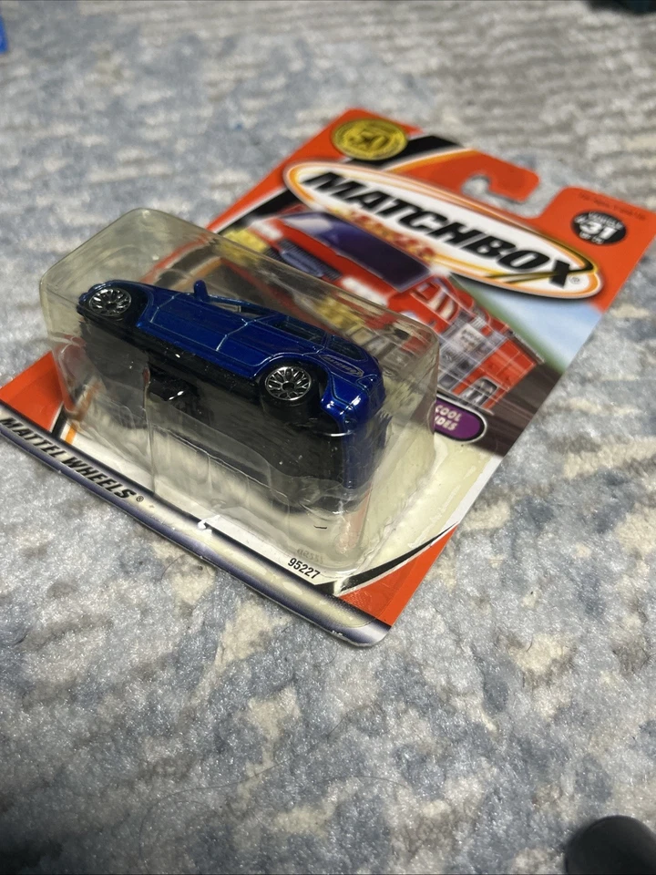 Matchbox BMW X5 en vehículo azul #3 de 75 con buen estado de embalaje Foto 4 de 4