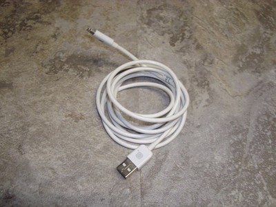 CE Tech 6ft White Charging Cable for Apple iPod, iPad & iPhone