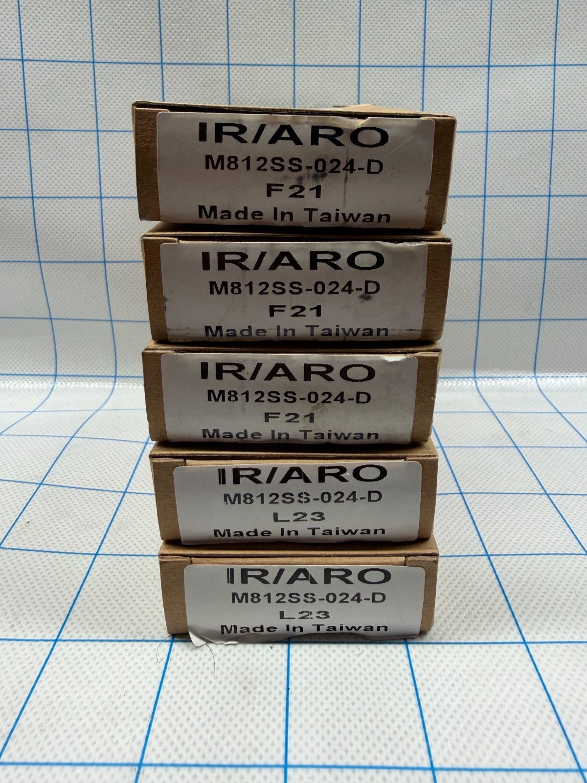 Lot of 5 ARO M812SS-024-D Single Solenoid Air Valves 24VDC 1/8 NPTF NOS