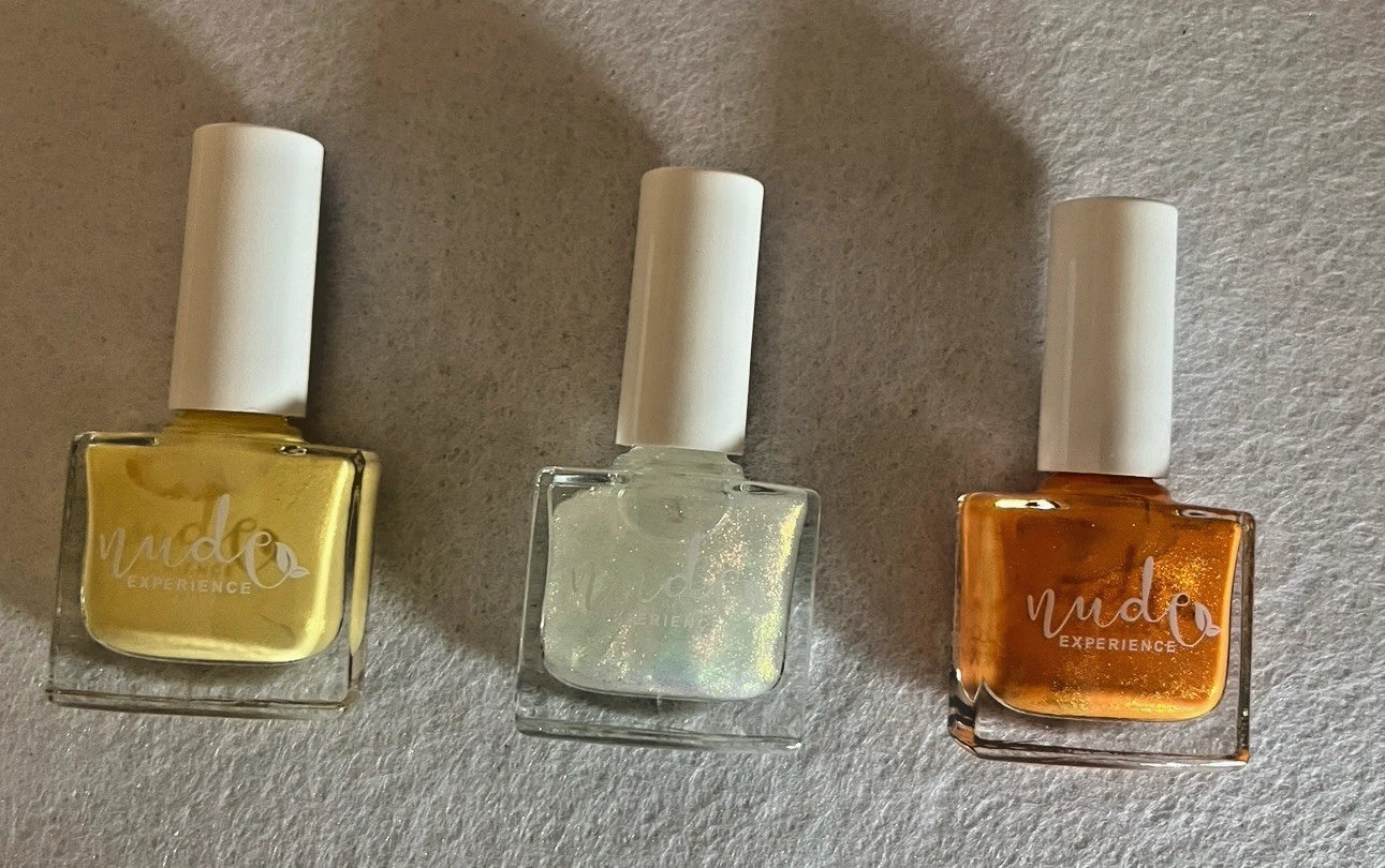Nail Polish Gift Set – 4 Piece Bundle – Perfect Gift + Free Cosmetic Bag