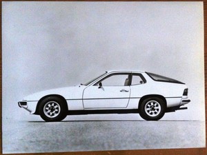 PORSCHE-924-PRESS-PHOTOGRAPH-CIRCA-1978-BLACK-amp-WHITE