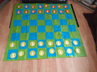 Riesiges Figuren- und Schachspiel ca. 150 x 150 cm Alter 5 plus klappbar zu einem...
