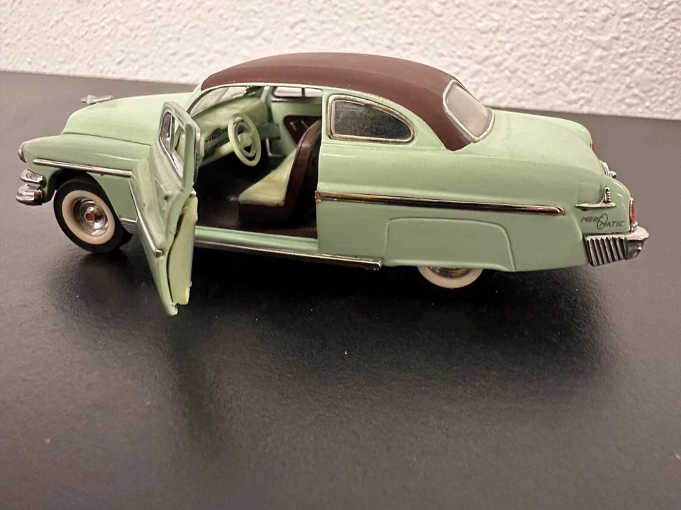 Mercury Monterey 1951 coche fundido a presión 1/43 Franklin modelo de precisión como nuevo Foto 3 de 4