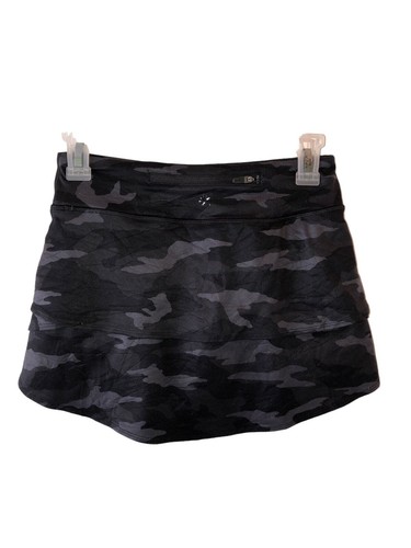 ATHLETA GIRLS SKORT Size 12 BLACK CAMO TIERED CAMO LUX PRINT SWING LINED SHORTS - Picture 2 of 7