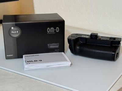 Olympus HLD-9 External Grip for OM-D E-M1 Mark II or Mark III - Mint condition