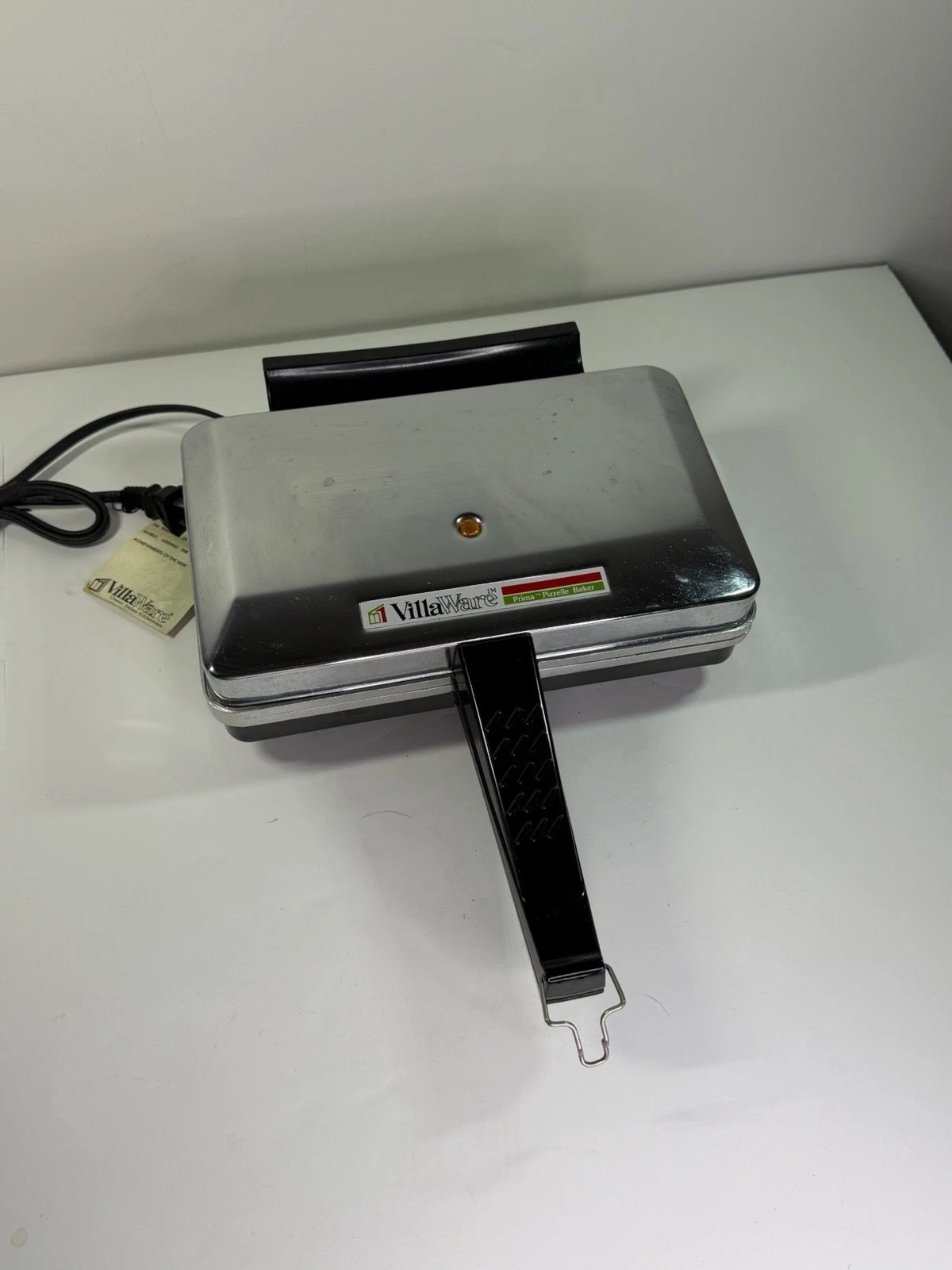VillaWare 5000 Prima Pizzelle Baker 750W Electric Round 2 Capacity Silver Black