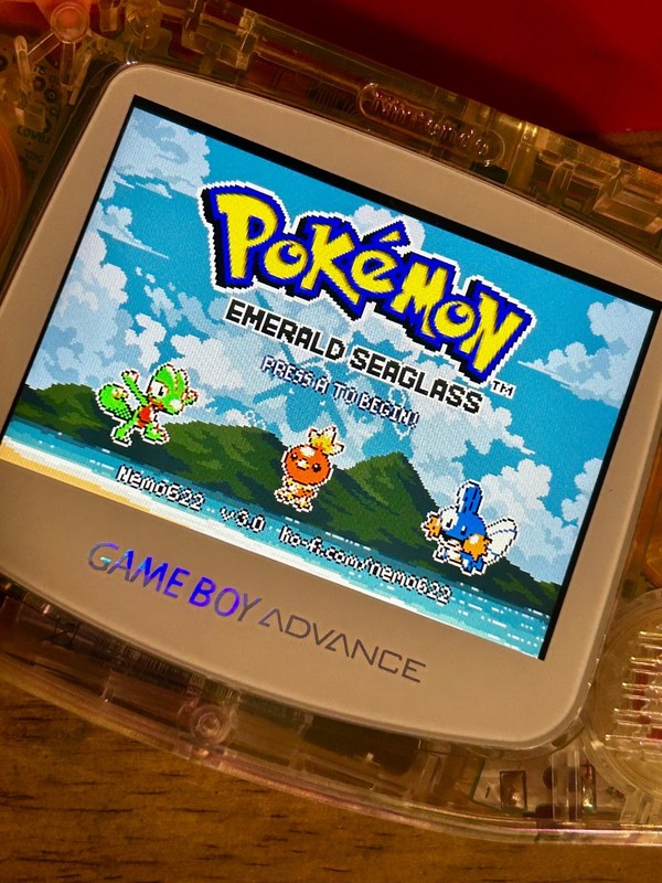 Pokemon Emerald Seaglass RTC - Nintendo Game Boy Advance