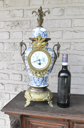 Antique blue white delft pottery clock Lion dragon handle - Picture 2 of 11