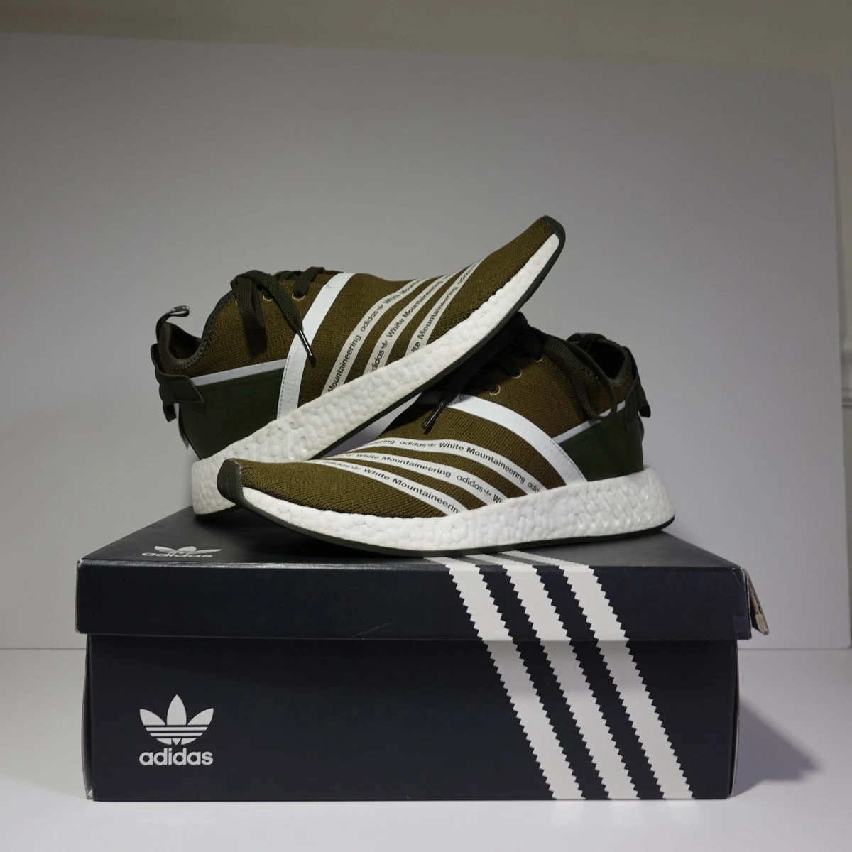 Deslumbrante Labor Novela de suspenso adidas NMD R2 Primeknit x White Mountaineering Olive 2017 - Size 10.5 - New  - | eBay