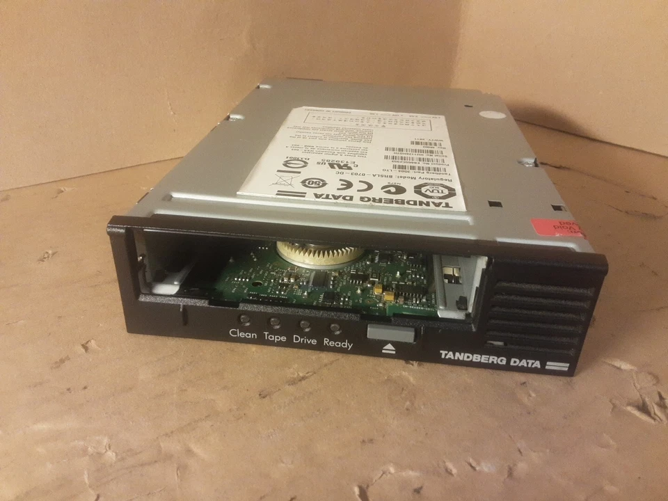 Tandberg Data BRSLA-0703-DC Ultrium 3 Internal SCSI Tape Drive READ - Image 3 of 4