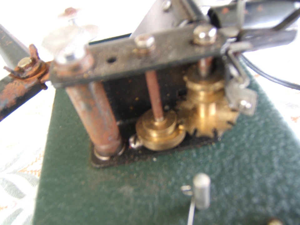 Projecteur LAPIERRE 8mm + 14 films 8mm + 2 catalogues de films de 1961 - Photo 3/4