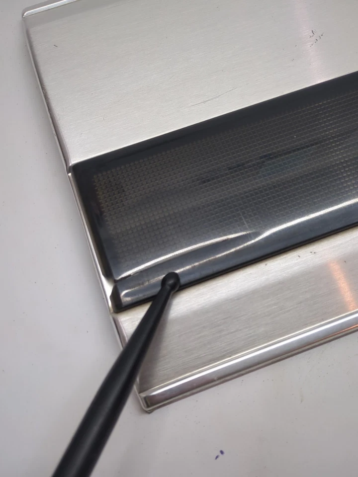 Оригинальная отделочная панель задней молдинговой панели отражателя для задней двери 1987-1996 Ford F150 - Изображение 3 из 4