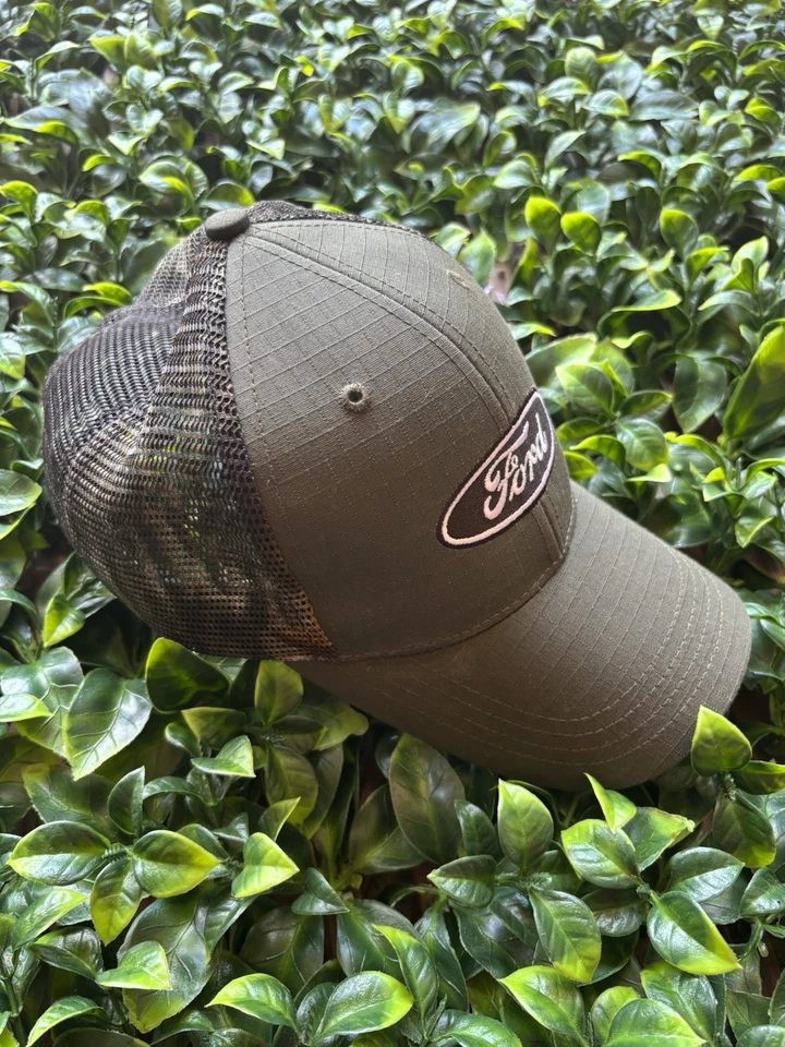 Gorra para hombre Ford Built For The Road Ahead gris y malla camuflada OSFM Foto 2 de 4