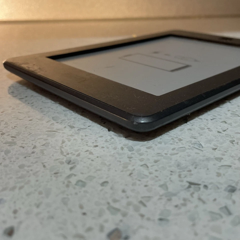 Amazon Kindle Touch Graphite D01200 4th Generation - Image 3 of 4