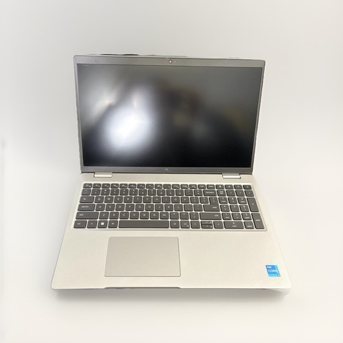 Dell Latitude 5530 15.6 Core i5-1240P @1.70GHz 256GB SSD 16GB RAM Windows 11 Pro - Picture 1 of 4