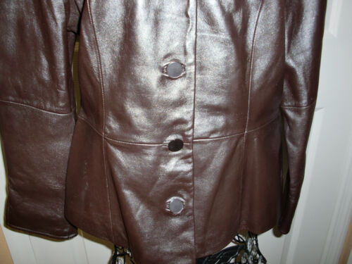 Chaqueta con botones de cuero metálico marrón de lujo "TERRY LEWIS" talla 8P. ¡Linda! - Imagen 3 de 10