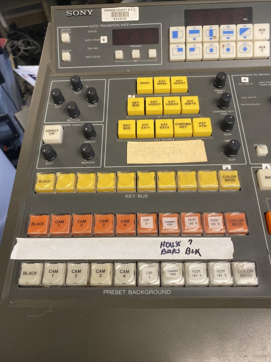 ソニー放送用スイッチャ—BVS-3100中古品の出品です。 s-l1200.jpg