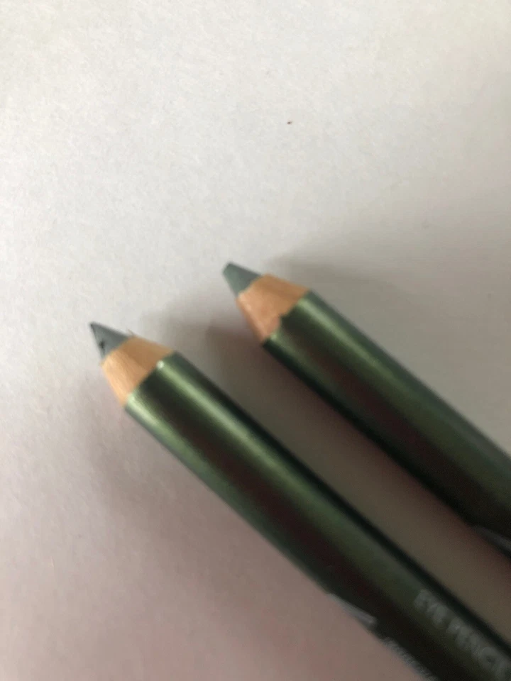 Lápiz de ojos contorno Nouba Kajal 35 nuevo stock antiguo 2 piezas algunas grietas en tapas Foto 2 de 4