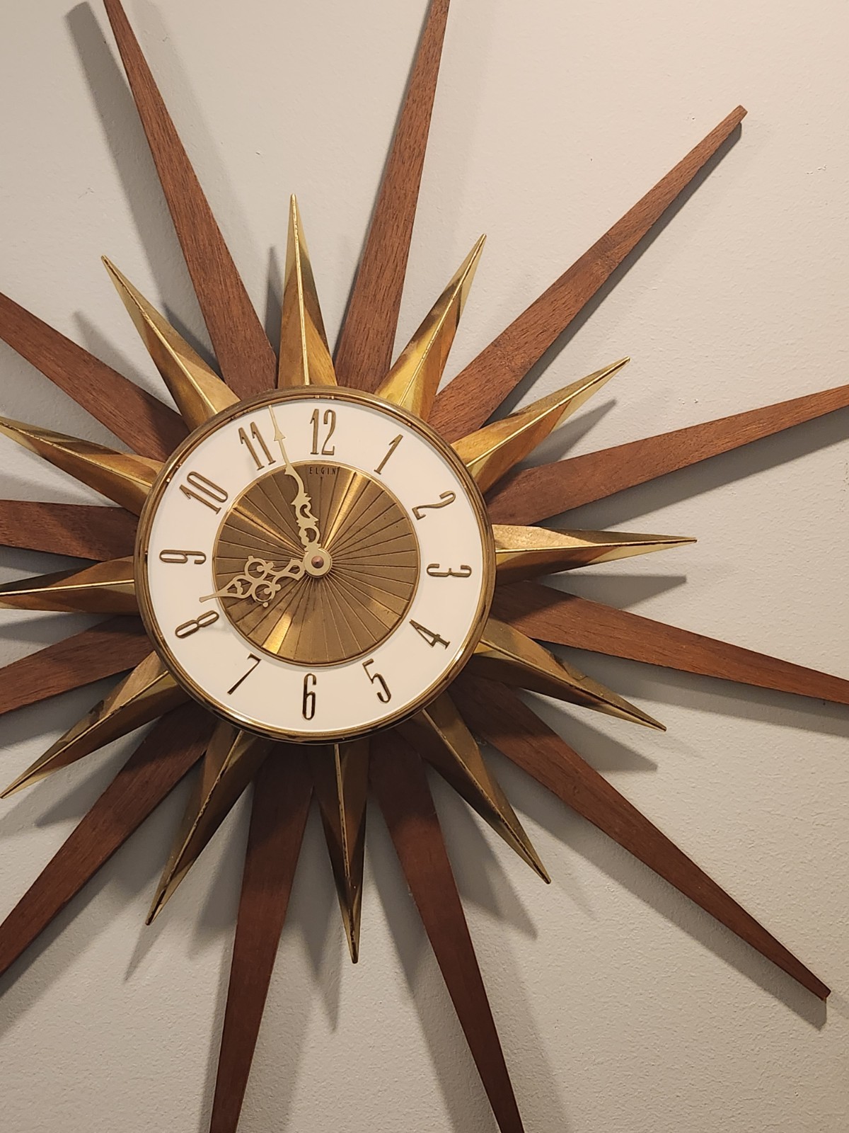 VTG Mid Century Modern Elgin 26" Starburst Sunburst Wall Clock Retro 1960's Nice