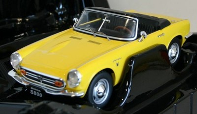 Triple9 1/18 Honda S800 Roadster Top Down gelb - Diecast Modellauto