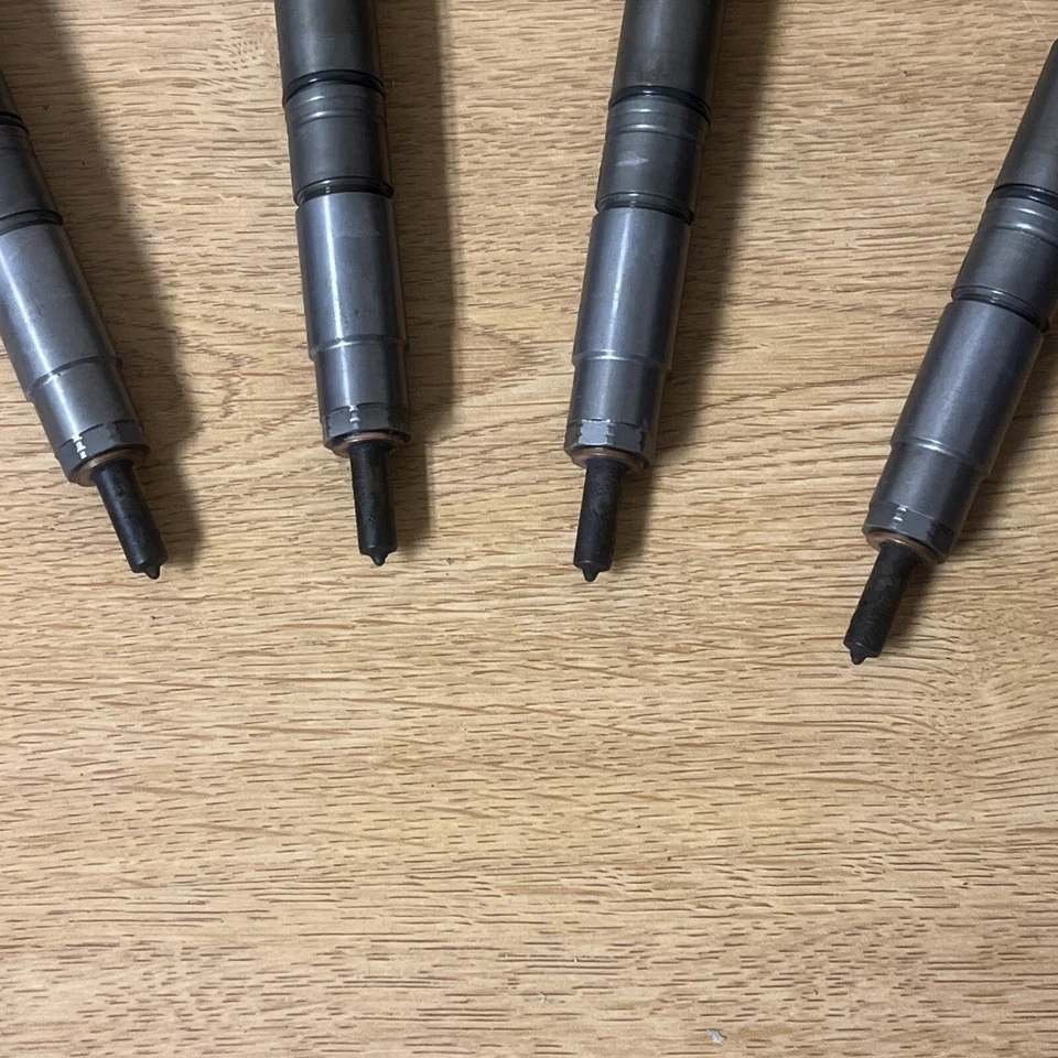 4X INYECTORES DE COMBUSTIBLE VOLKSWAGEN GOLF JETTA MK6 2010-2014 2,0 L TDI DIÉSEL CJAA Foto 3 de 4