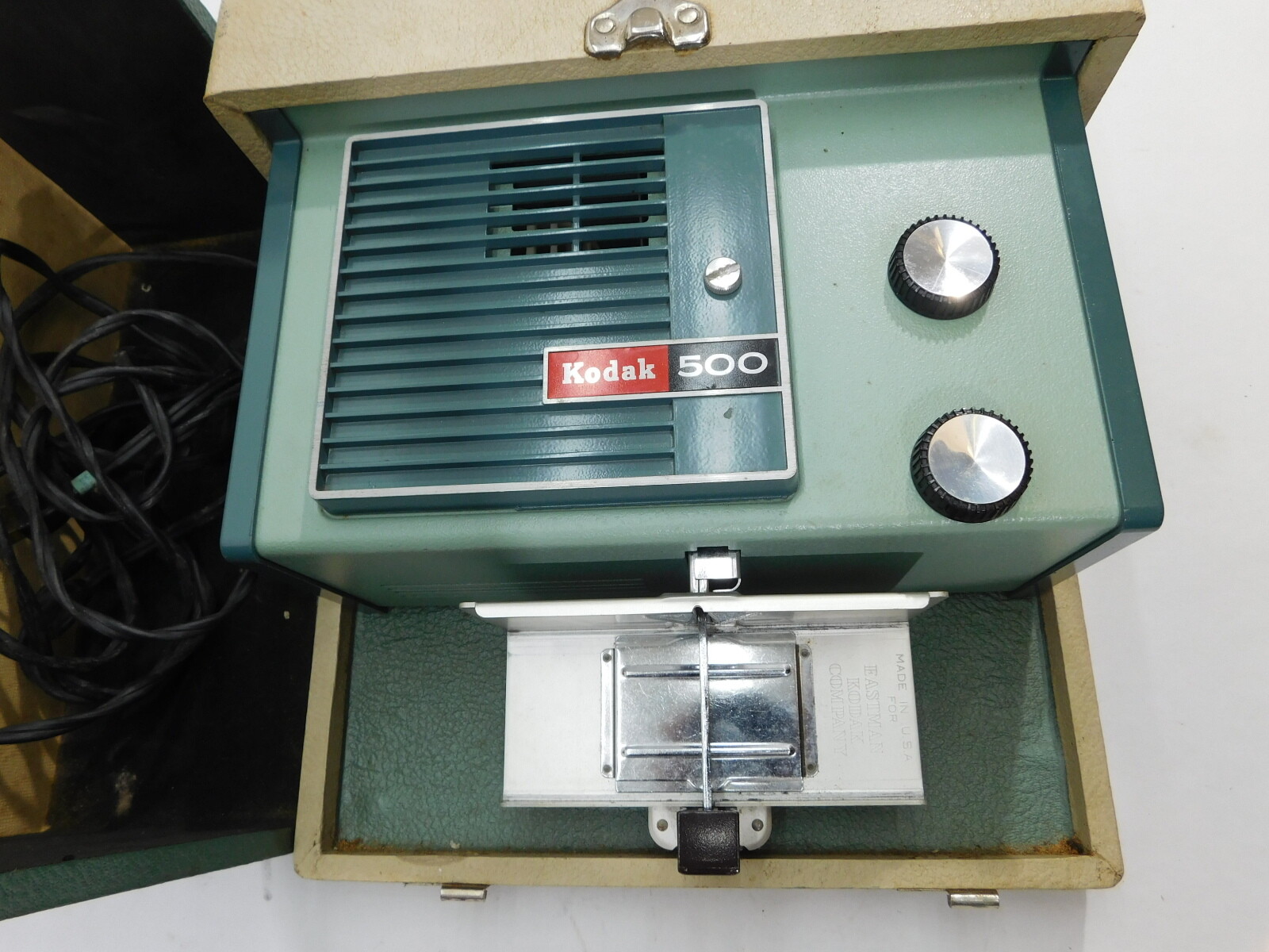 Vintage Kodak 500 Photo Slide Projector In Carrying Case. Works! eBay