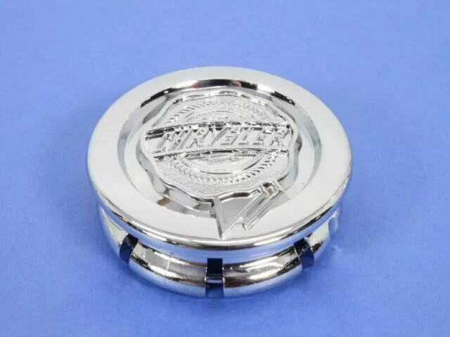 Tampa central de roda genuína Mopar 2005-2010 Chrysler Town & Country 4895899AB - Imagem 3 de 4