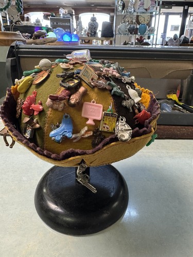 170+ Charms & Vintage Jughead Felt Beanie Cap Cracker Jack & Many Other Charms - Picture 4 of 10