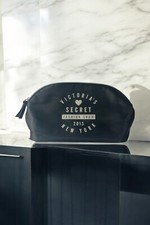 VICTORIA'S SECRET Black/Silver NY FASHION SHOW Cosmetic TRAVEL Bag 2013 10x6.5”