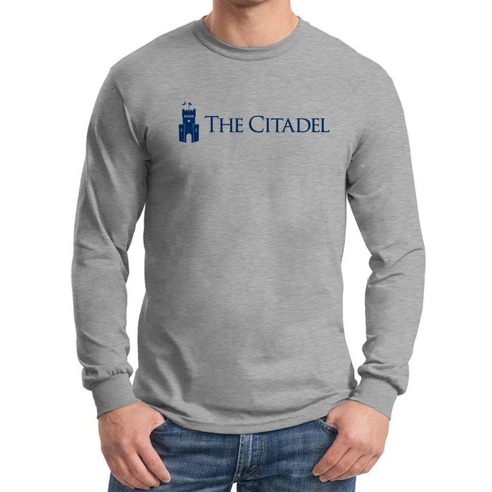 The Citadel Institutional Logo Manga Larga - Gris Deportivo Foto 3 de 4