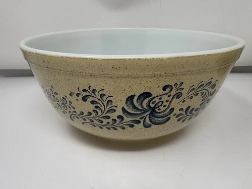 Vintage PYREX Homestead # 403 Nesting Mixing Bowl Tan Blue Speckled 2.5 Quart