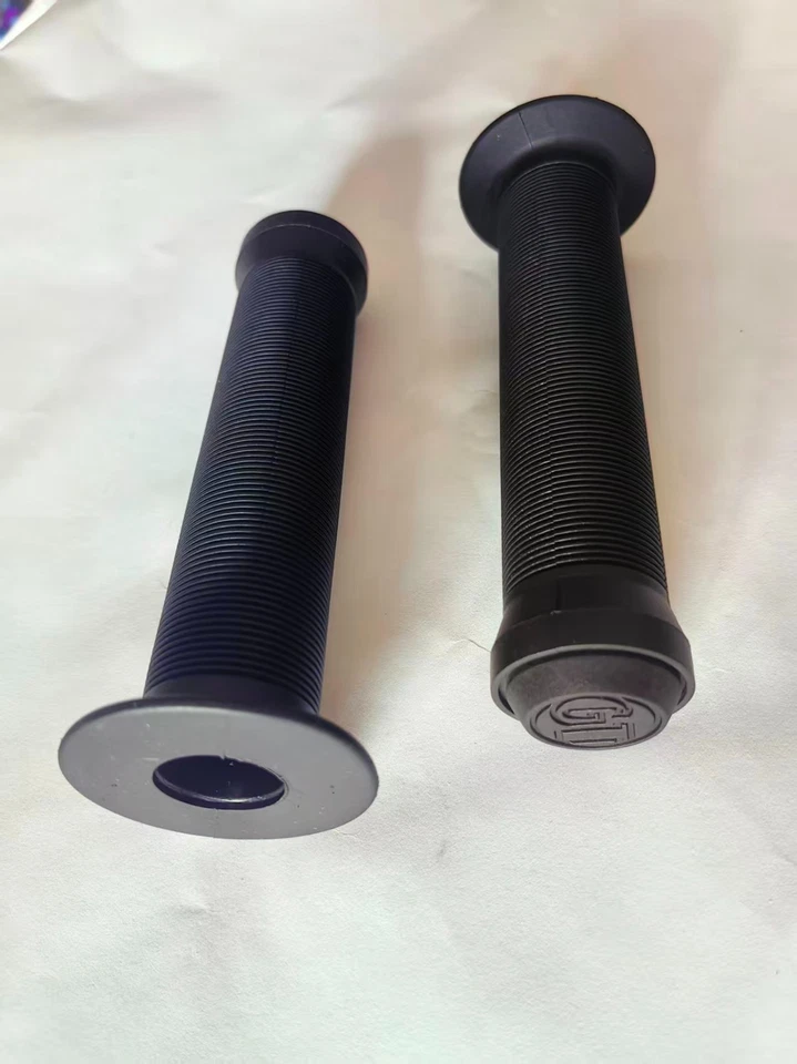 GT BMX Grip With Flange bicycle Handlebar Grip Super Soft Rubber - Image 2 of 4