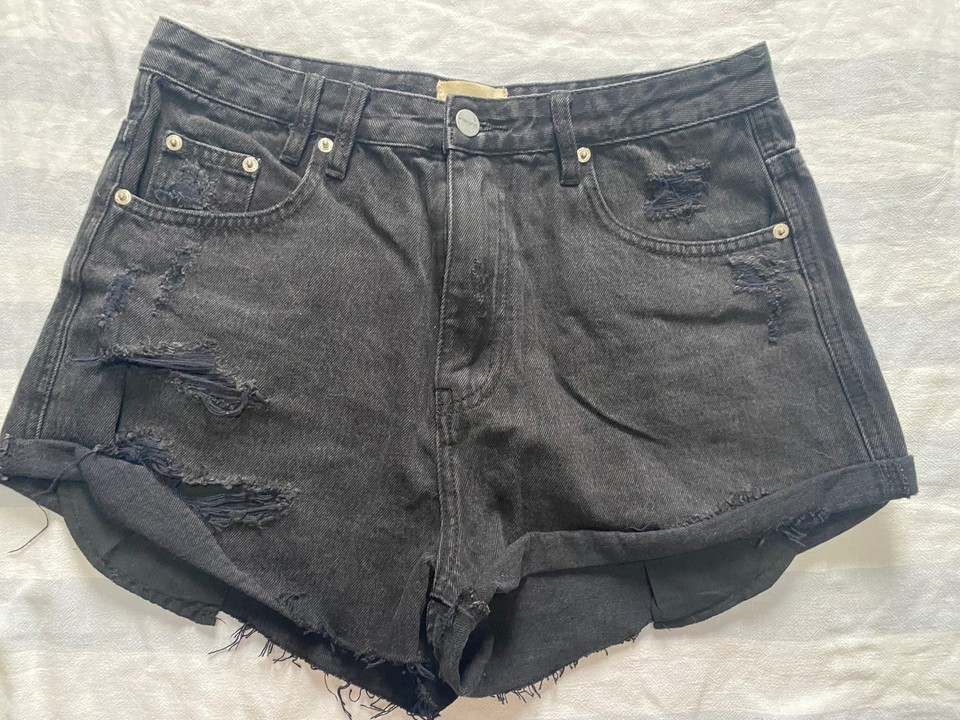 Black Distressed Denim Cut-Off Shorts – Insight Denim “Mila Mid Cut Off” Size 28