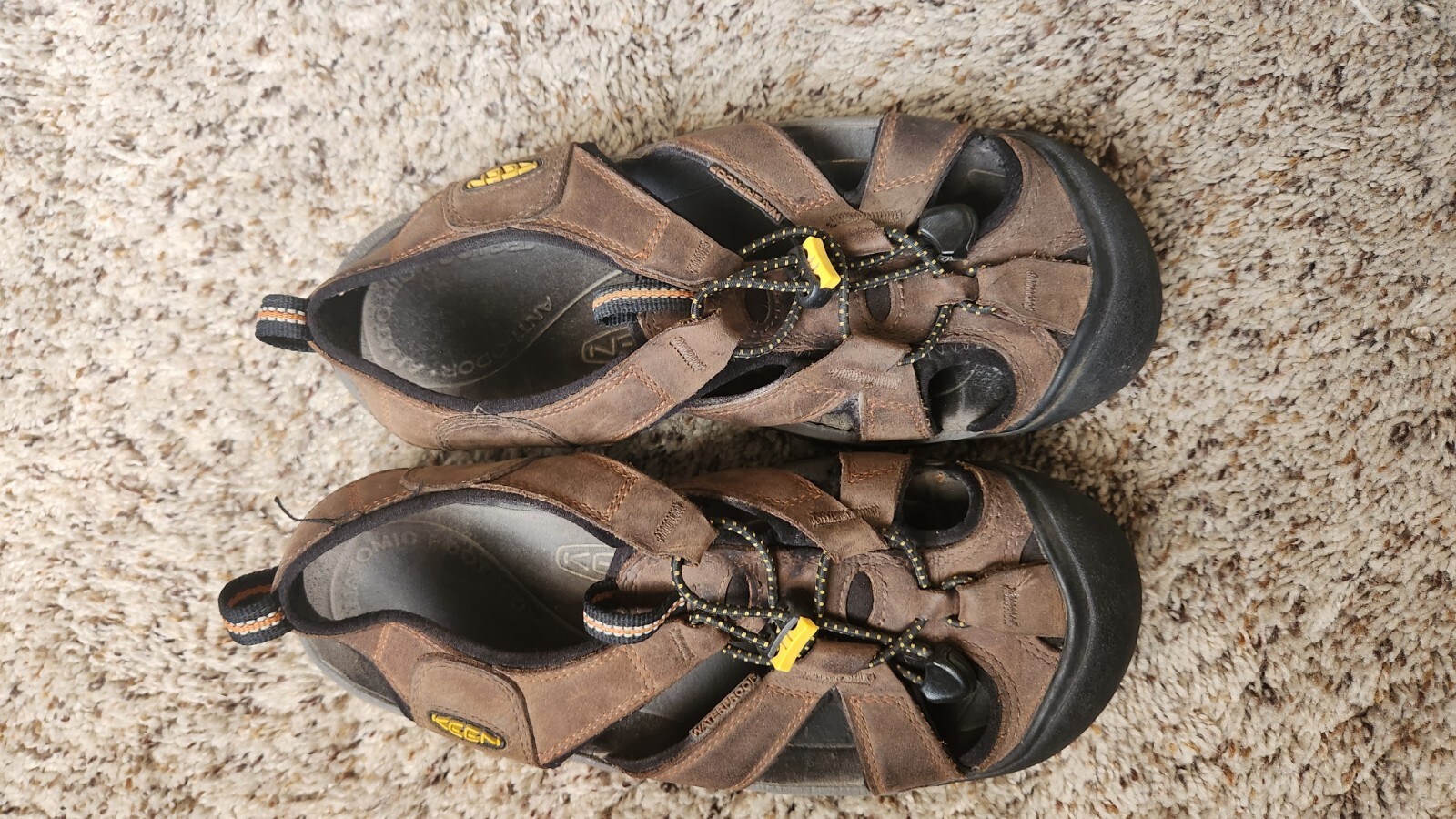 Sandali da trekking marroni Keen Newport #1001870 da uomo taglia 7