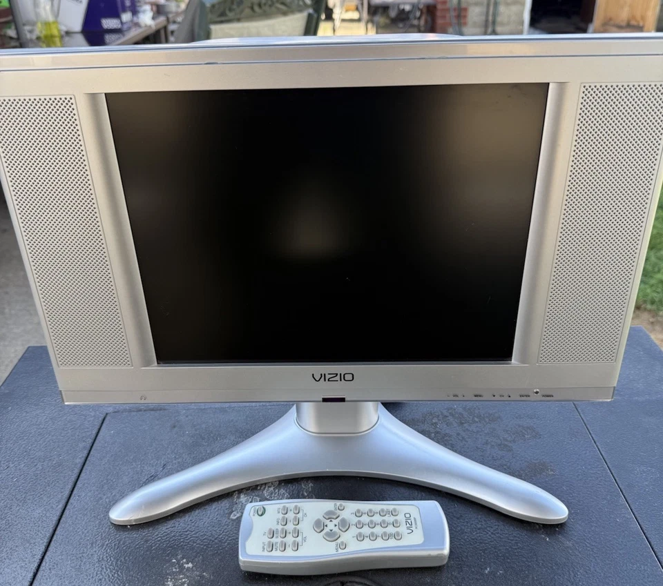 VIZIO (L13TVJ10) LCD TV 13” Display (Tested And Working) (Remote Included) - Image 2 of 4