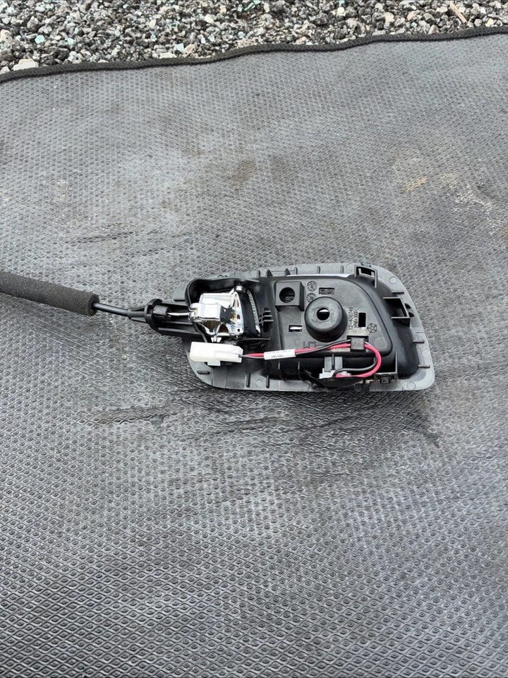 Chrysler 300 2016-2019 manija del panel de la puerta interior delantera derecha 5PF62DX9 OEM Foto 2 de 4