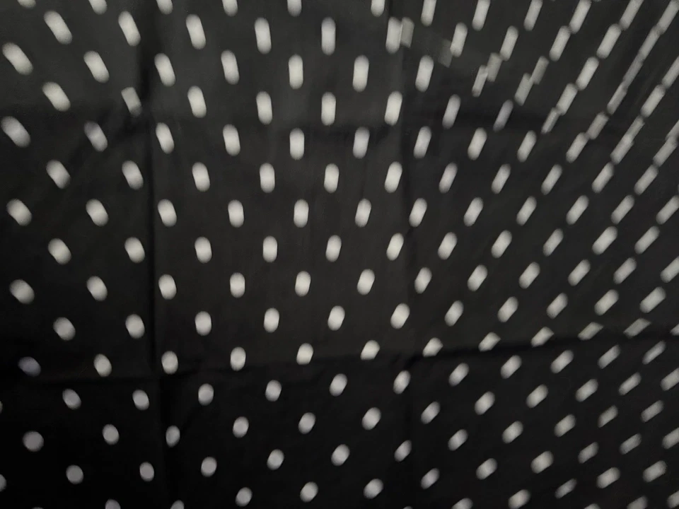 "Juego de 2 fundas de almohada cuadradas europeas 24x24"" negras con lunares blancos" Foto 2 de 3