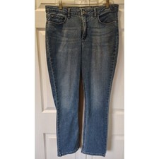 Lee Women's Legendary Regular Fit Straight Leg Jeans 18