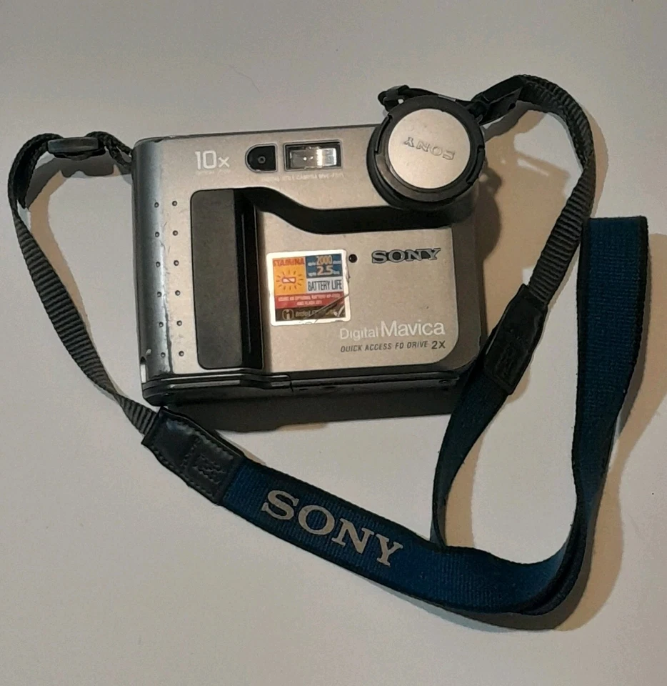 Sony Mavica MVC-FD71 0.4MP Digital Camera (UNTESTED) no battery - Image 2 of 3