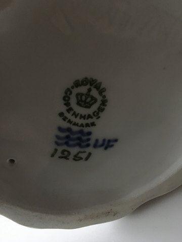 Royal Copenhagen Figurine Amager Ragazza No 1251 - Picture 5 of 5