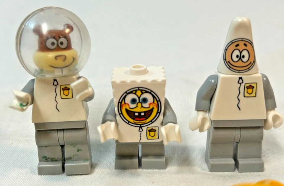 Lego 3831 Minifigures-Spongebob Squarepants, Patrick, Sandy Cheeks, jelly fish - Image 3 of 4