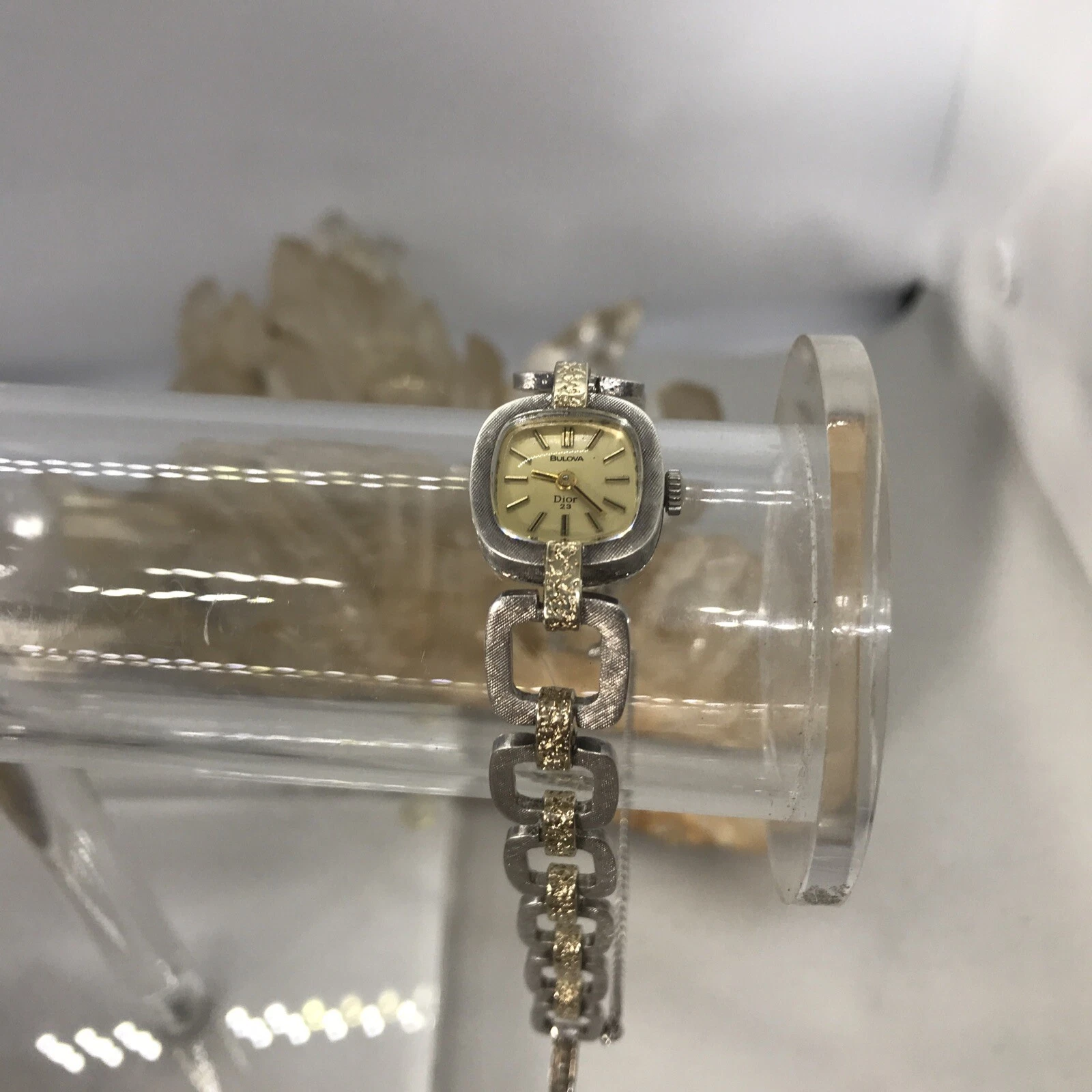 Montre bracelet pour femme vintage en or sterling et 14 carats BULOVA CHRISTIAN DIOR