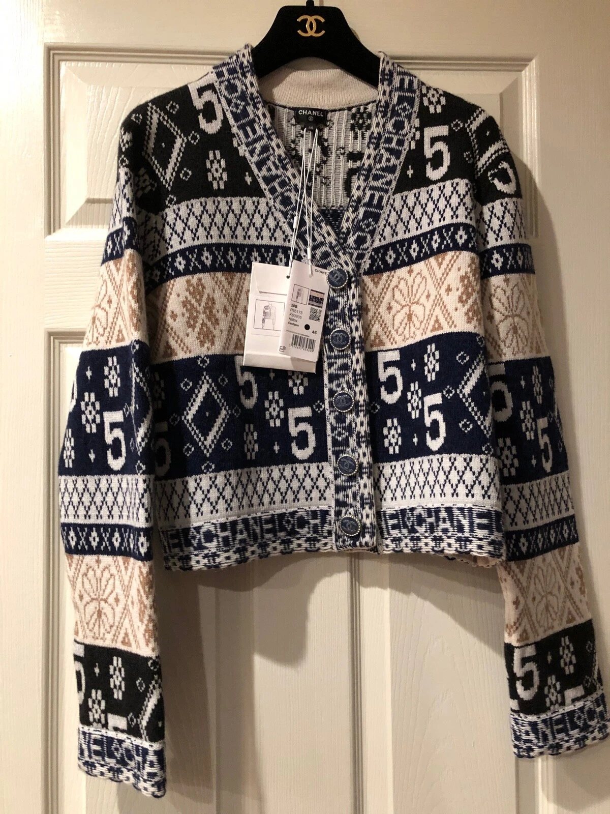 Chanel — Chanel 20A NEW TAGS CC logo Blue Ecru Beige CHANEL #5 JACKET CC buttons FR46-44