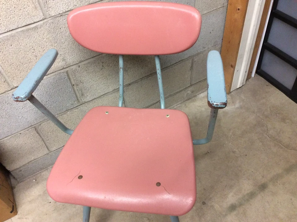 Vtg American Seating Amerflex Line Plastic/Metal Mid-Century Chair - Great Color - Image 2 of 4