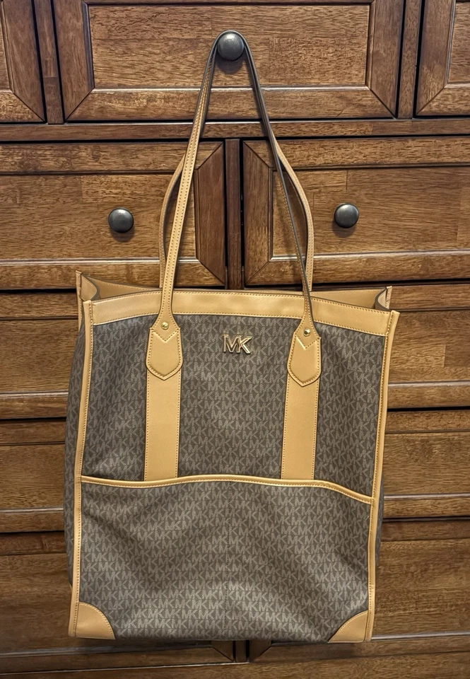 Nuevo sin etiquetas Michael Kors Bay Extra-Grande Firma Marrón Logo Estampado con Borde de Bellota Foto 3 de 4