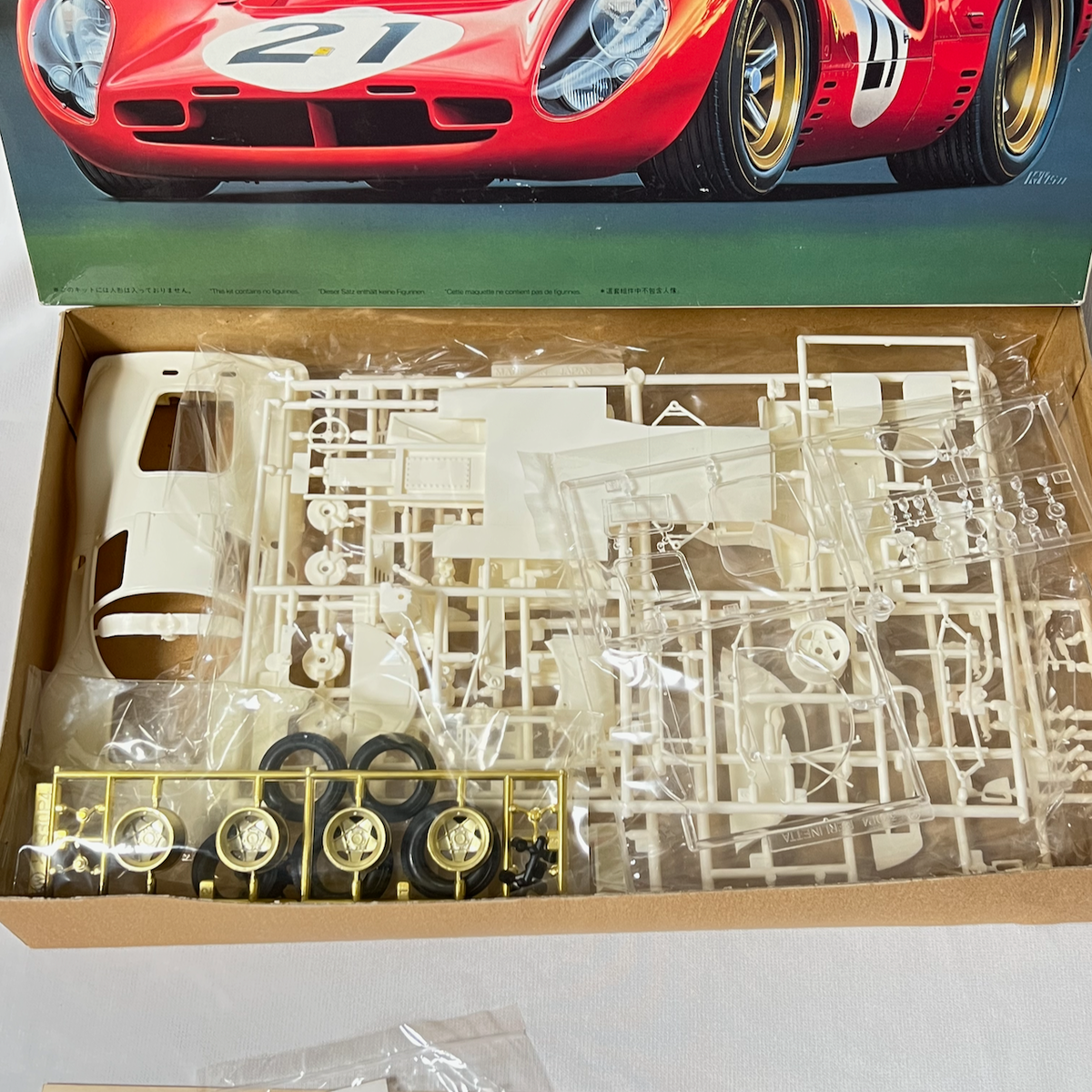 Fujimi 1/24 Ferrari 330 P4 BERLINETTA 1967 Le Mans 24h Fujimi 1/24 Ferrari 330 P4 BERLINETTA 1967 Le Mans 24h