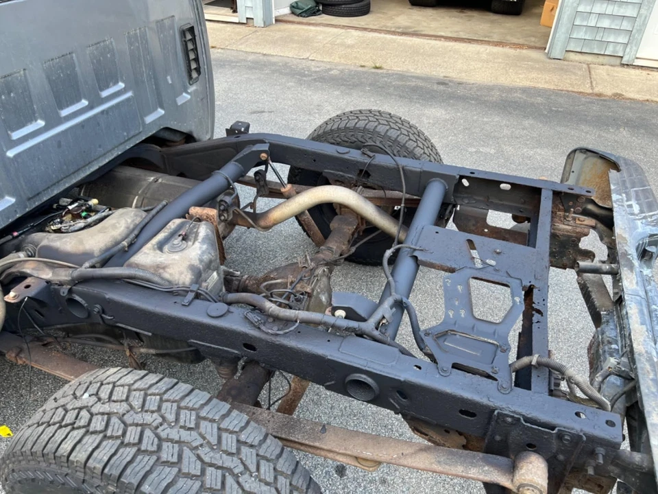 Soporte de tanque de combustible trasero travesaño para Chevy Silverado GMC Sierra 1500 2007-2014 Foto 3 de 4