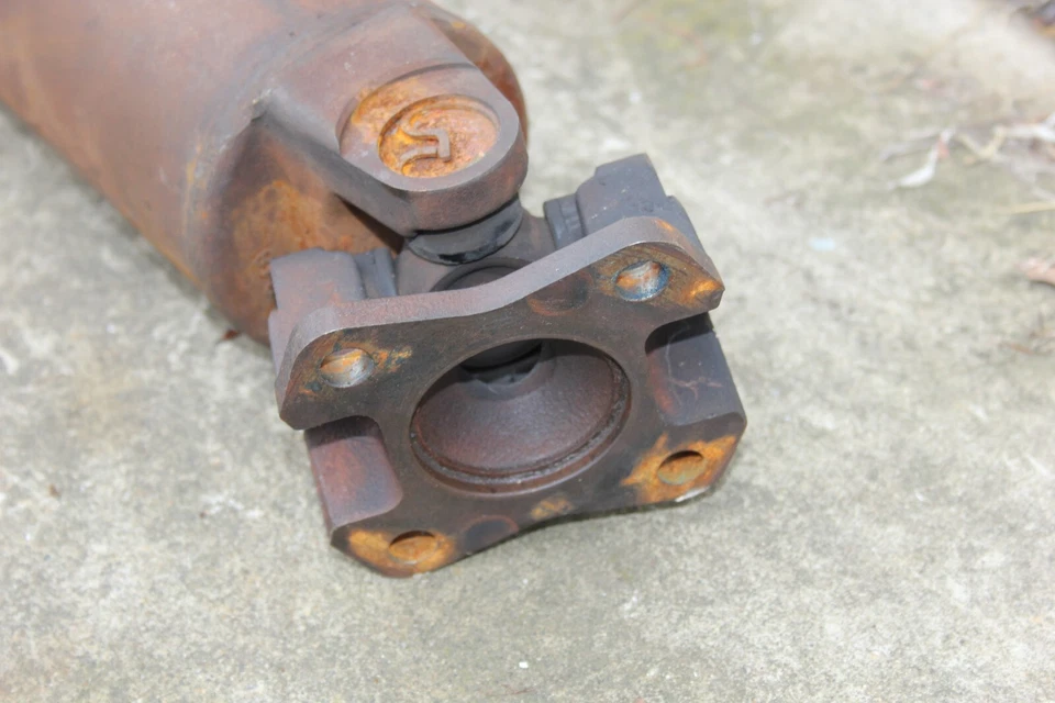 Задний приводной вал 2009-2012 Dodge Ram 1500 68034651AA (CR5) - Изображение 3 из 4